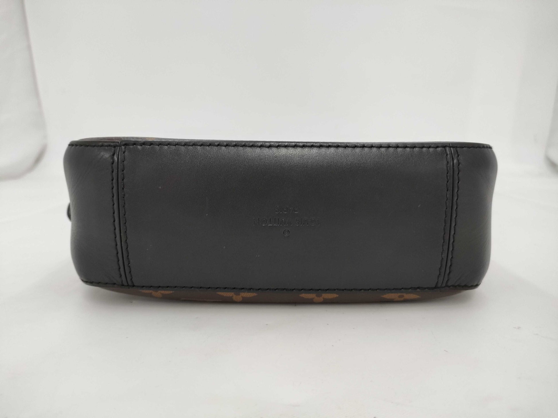 LOUIS VUITTON Louis Vuitton Monogram Noir Sainte-Tonge M43555 Shoulder Bag