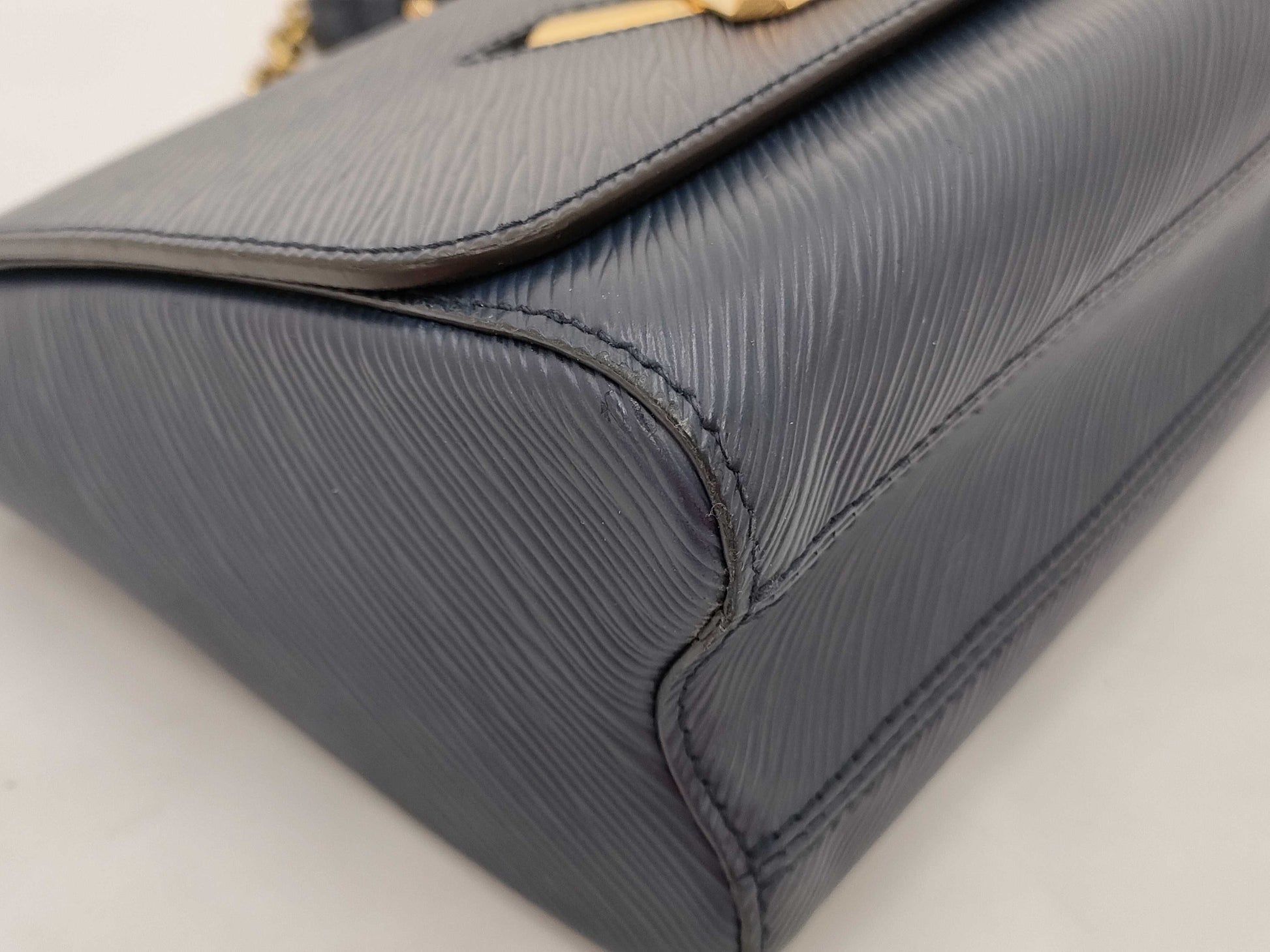 LOUIS VUITTON Louis Vuitton Epi Twist MM Shoulder Bag