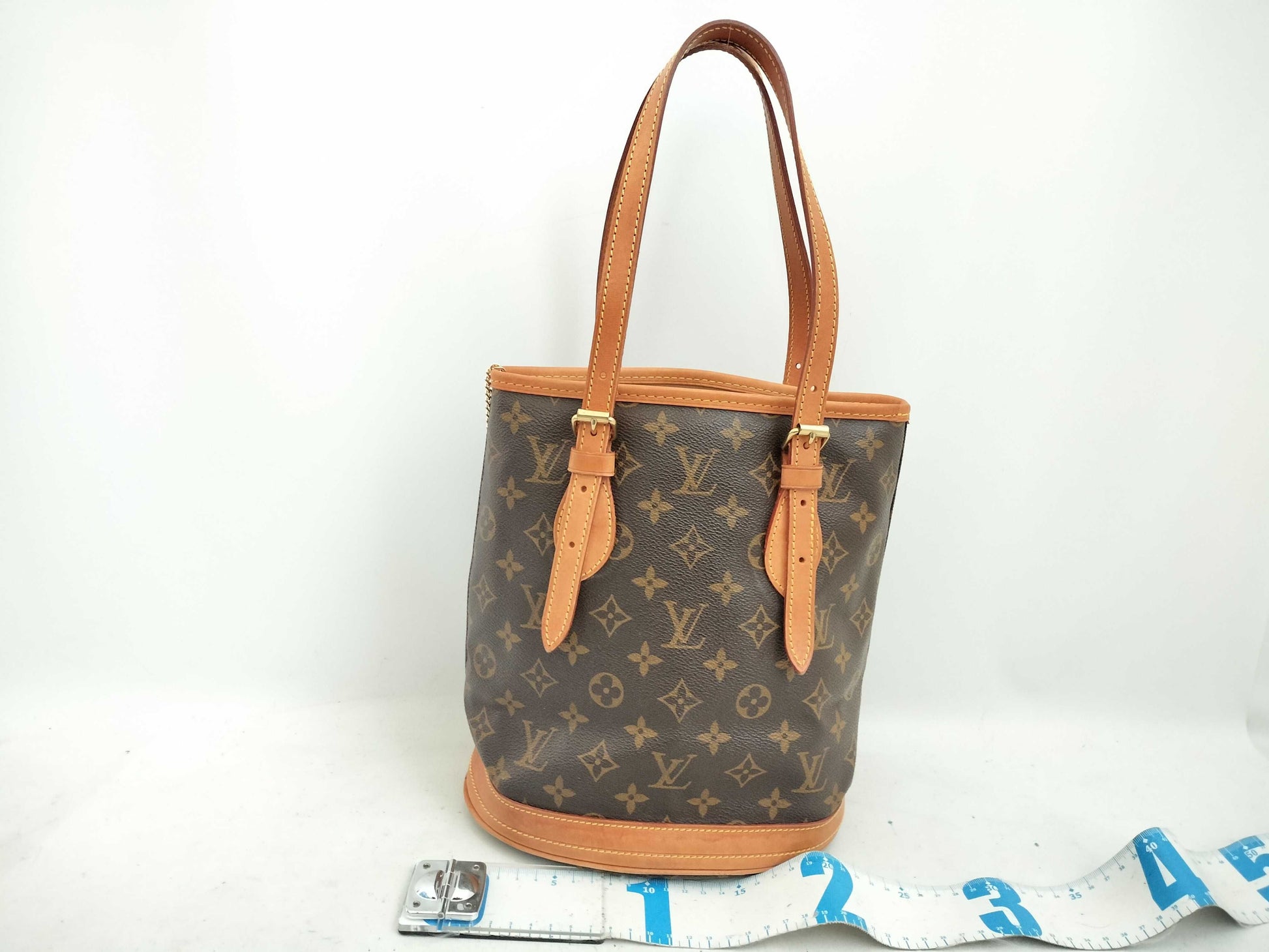 LOUIS VUITTON Monogram Louis Vuitton Tote Bag