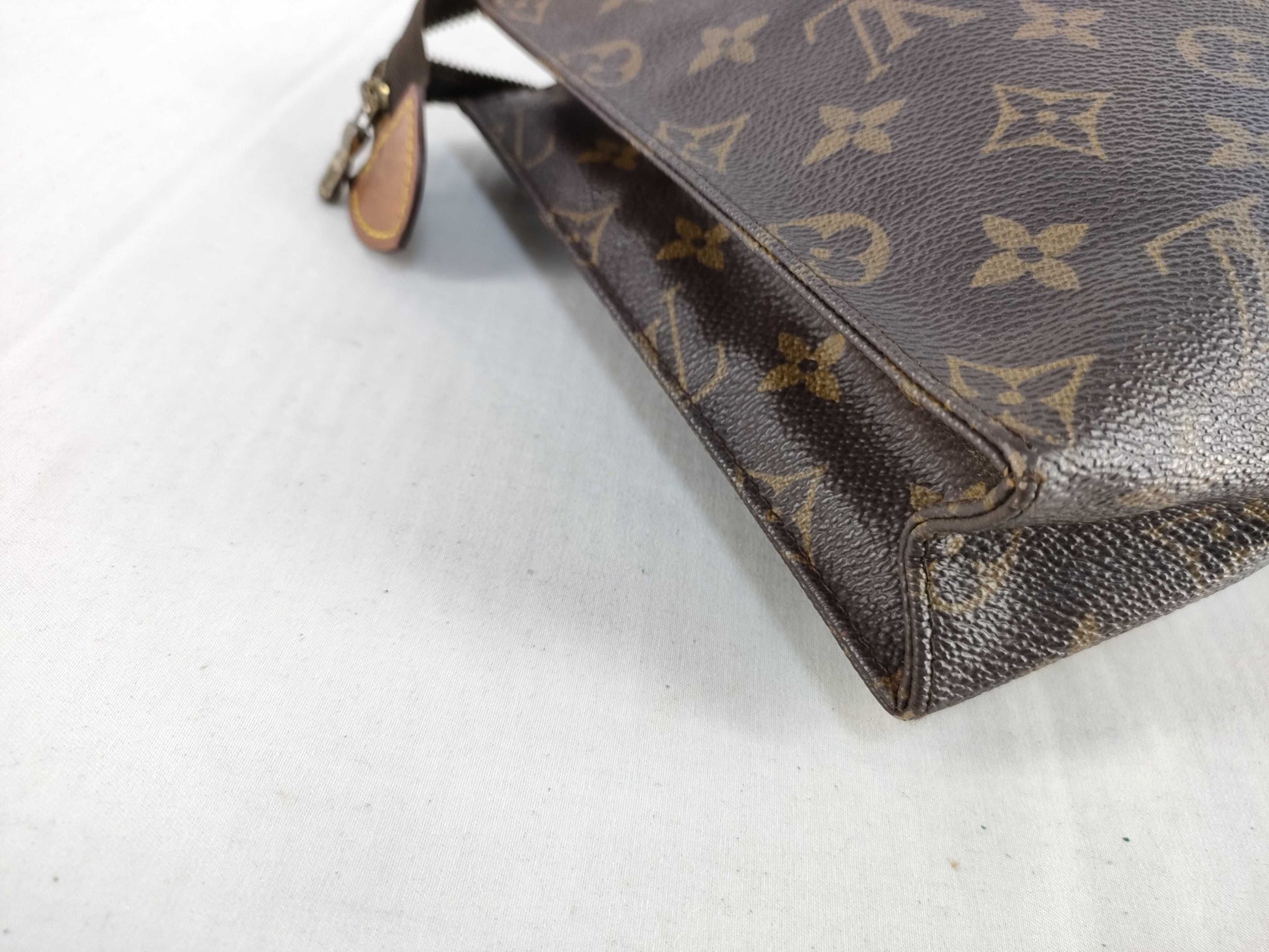 LOUIS VUITTON Monogram Vuitton Poche Toilette Pouch