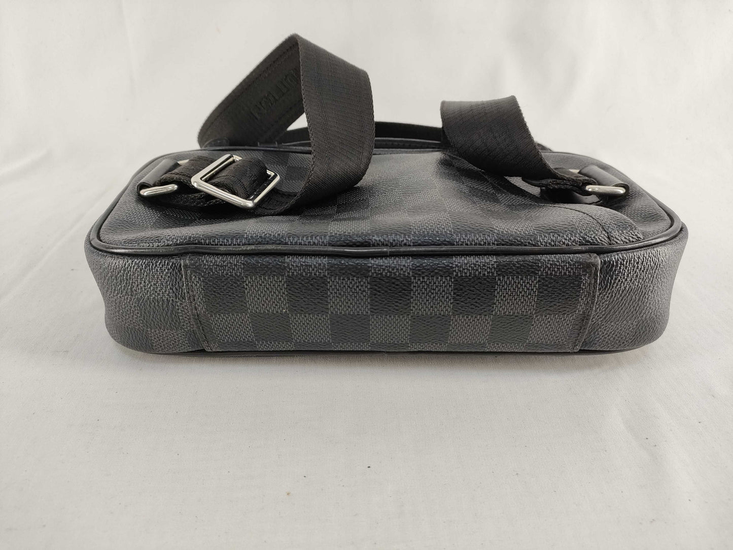 LOUIS VUITTON Damier Graffit Amplar N41289 Waist Bag