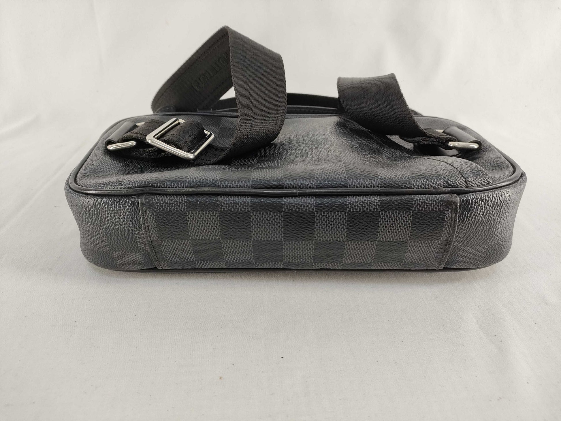 LOUIS VUITTON Damier Graffit Amplar N41289 Waist Bag