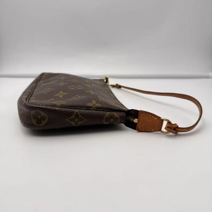 LOUIS VUITTON LOUIS VUITTON Pochette Accessoir Handbag