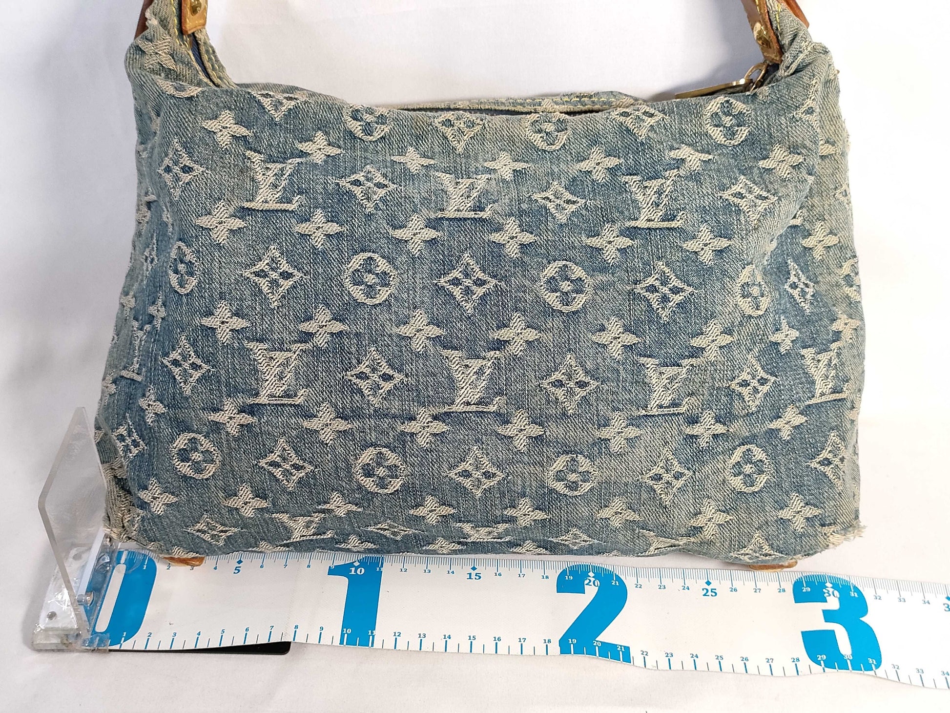 LOUIS VUITTON Monogram Denim LOUIS VUITTON Monogram Denim Louis Vuitton Monogram Denim Buggy PM Shoulder Bag Shoulder Bag