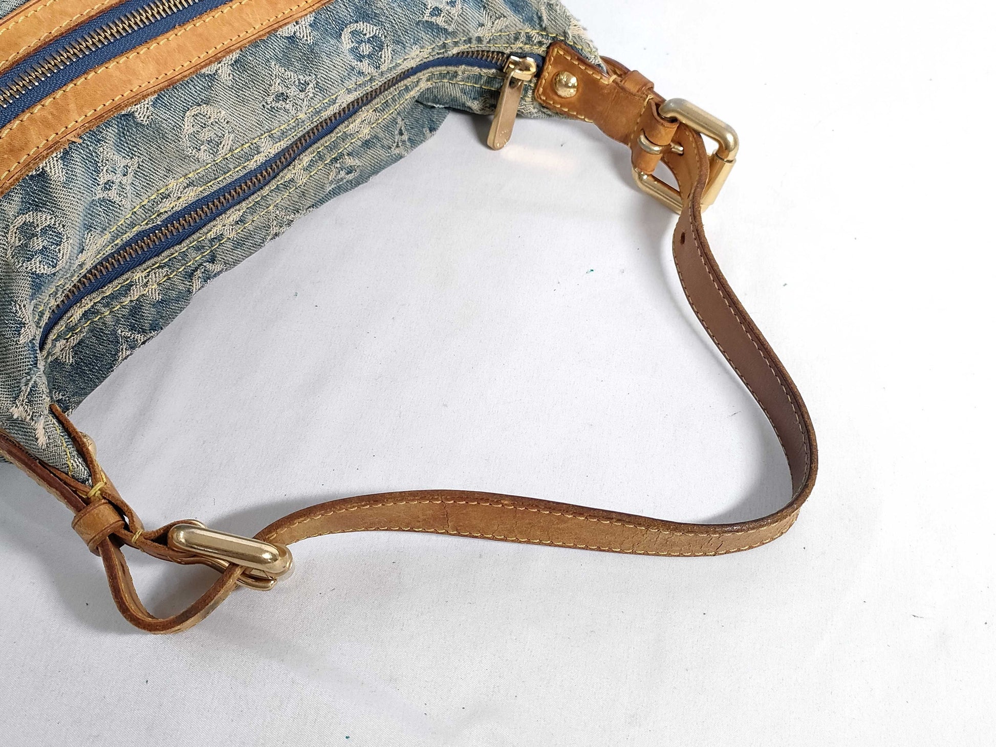 LOUIS VUITTON Monogram Denim LOUIS VUITTON Monogram Denim Louis Vuitton Monogram Denim Buggy PM Shoulder Bag Shoulder Bag