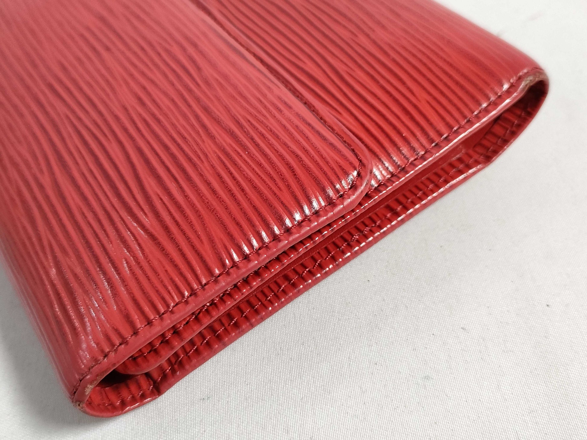 LOUIS VUITTON Epi Louis Vuitton Epi Long Wallet Wallet