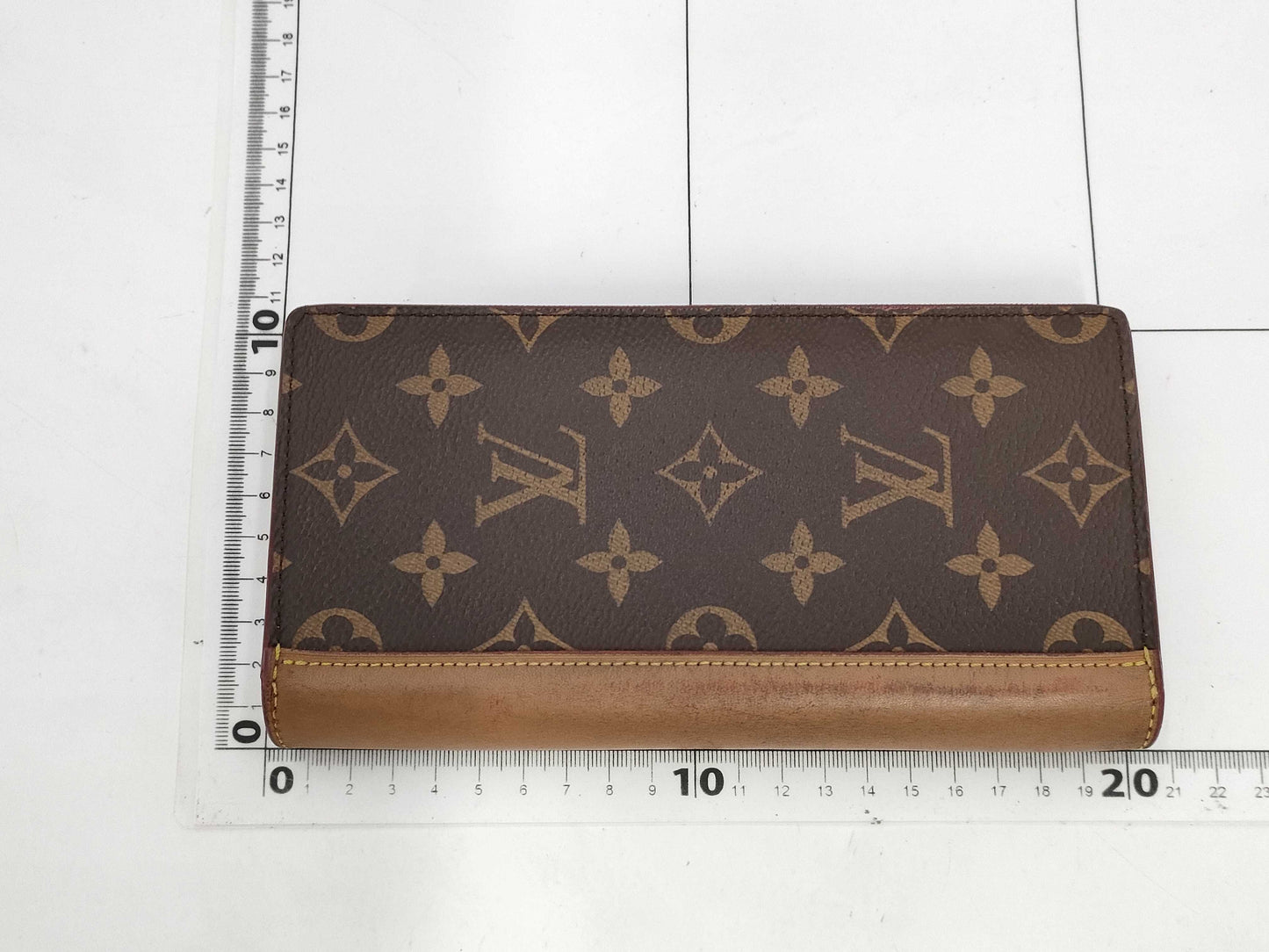 LOUIS VUITTON LOUIS VUITTON Portefeuille Brazza NM M69029 Wallet