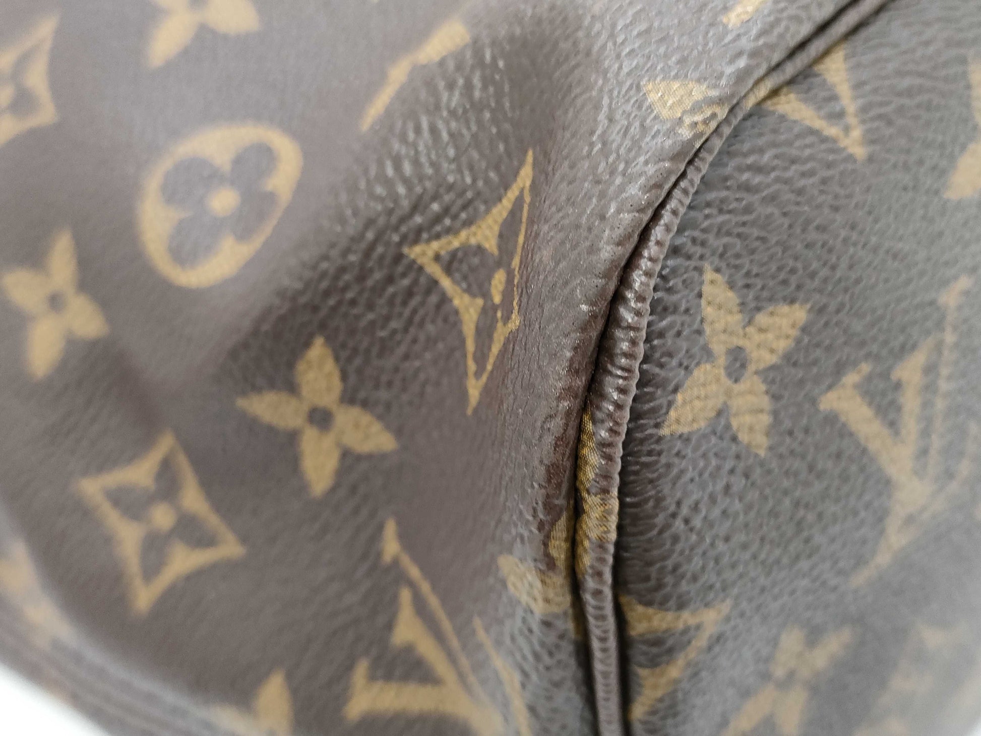 LOUIS VUITTON Louis Vuitton Neverful MM Shoulder Tote Bag