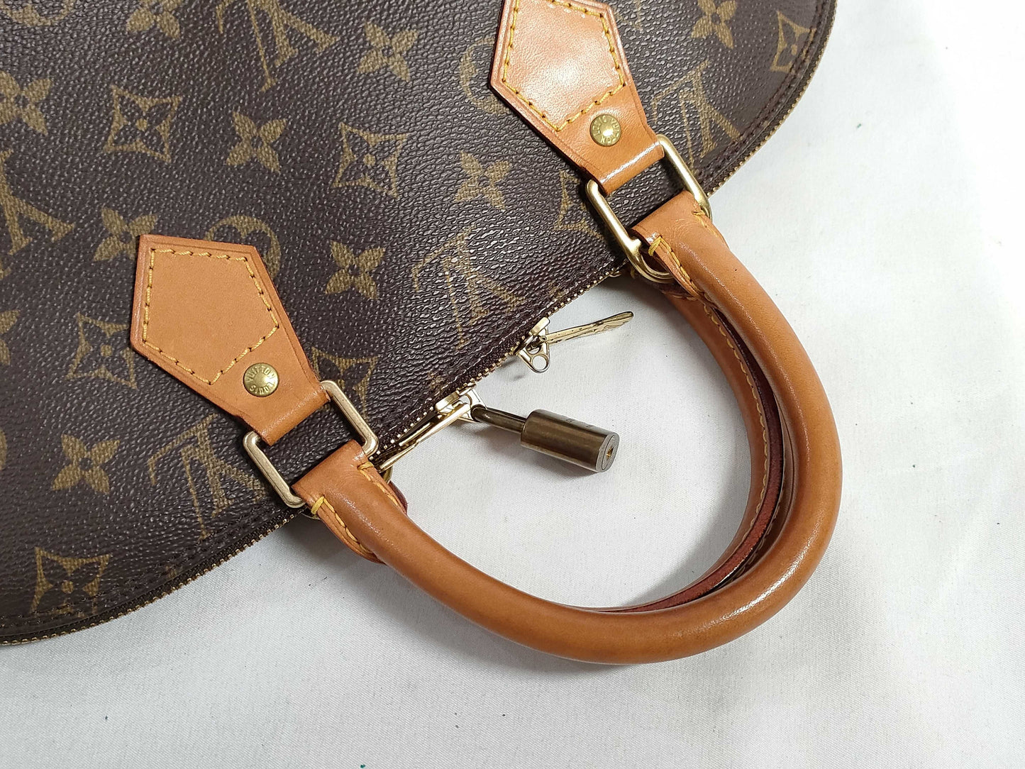 LOUIS VUITTON Monogram Louis Vuitton Alma Monogram M51130 SD0021 Handbag