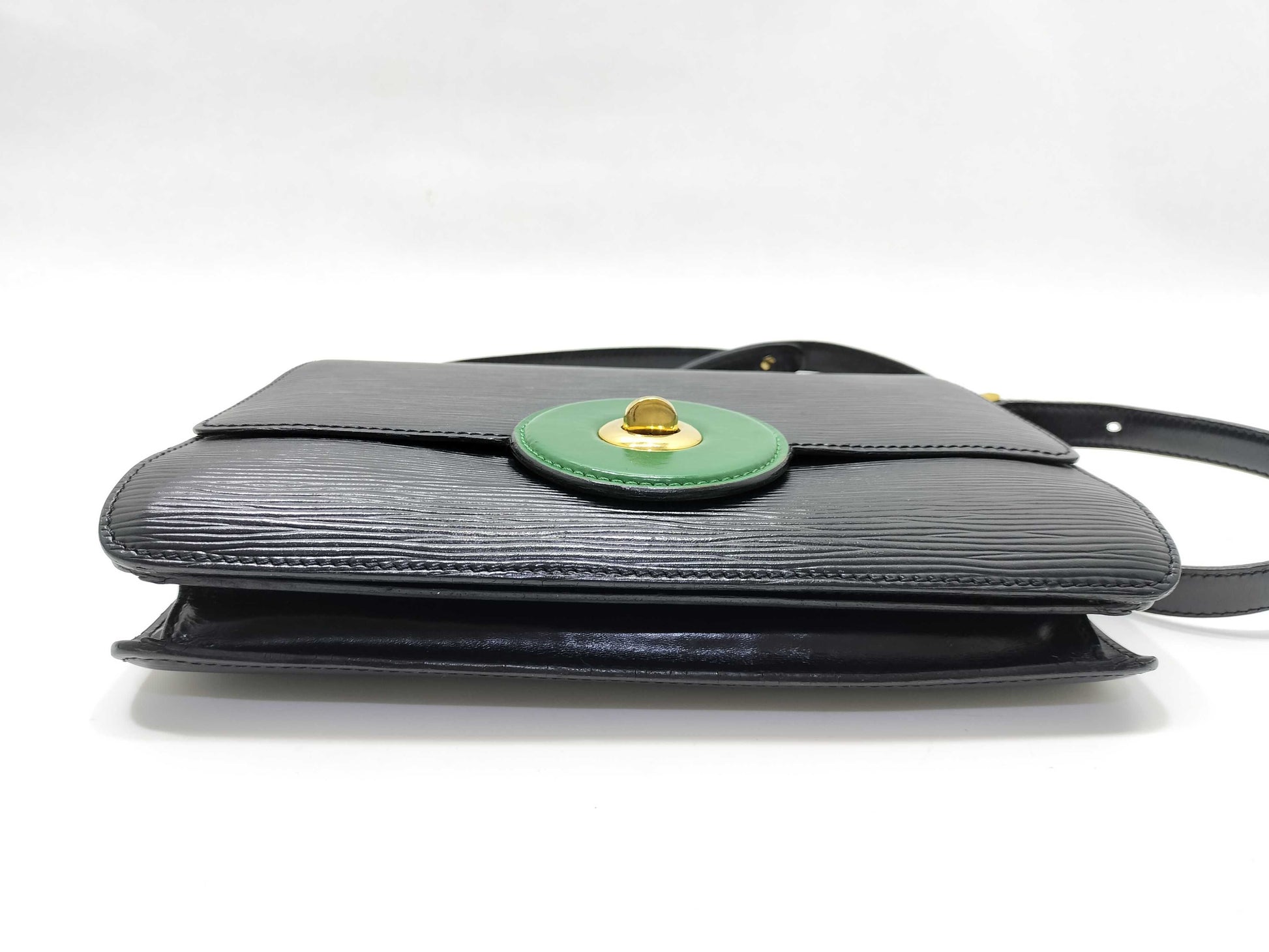 LOUIS VUITTON Epi LV Epi Freerun Green x Noir Shoulder Bag