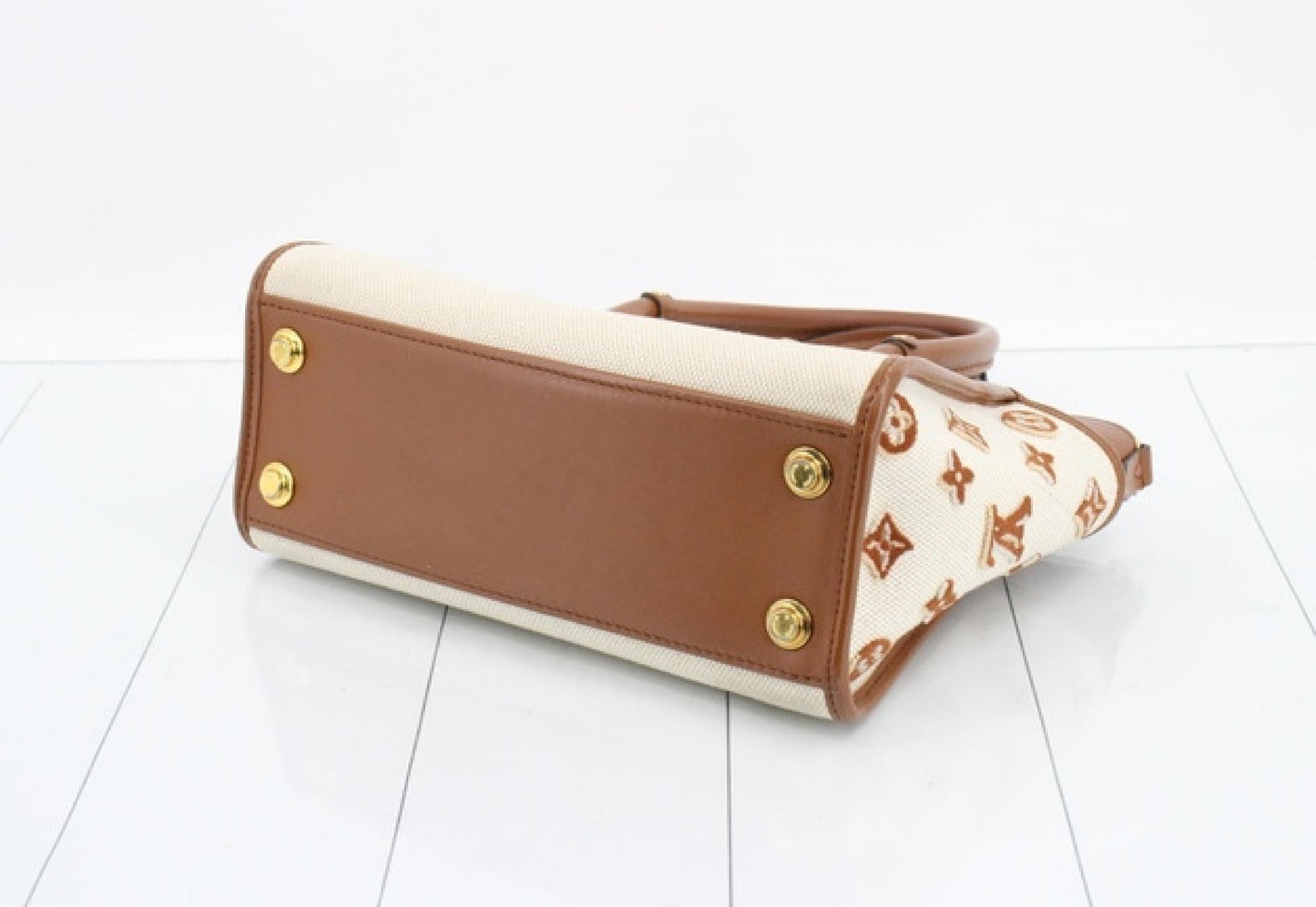 LOUIS VUITTON M59905 On My Side Handbag with Strap & Bag