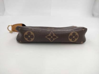 LOUIS VUITTON Monogram Mini Pochette Accessoires FL1014 Handbag