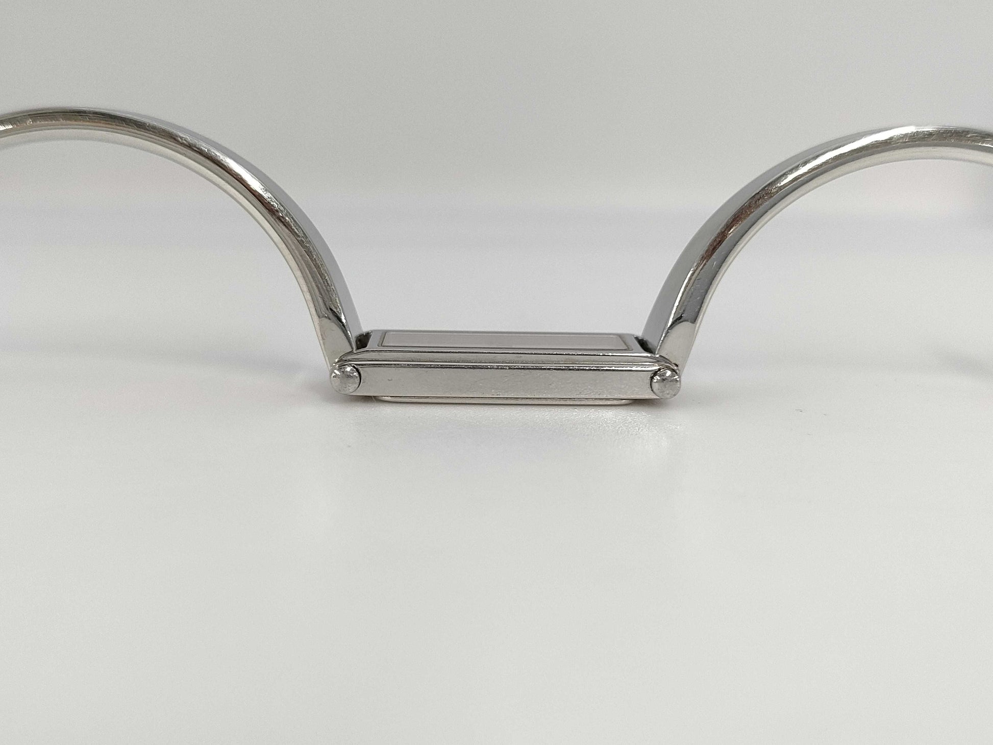 GUCCI 1500L 12532031 Quartz Shell Dial Women's Watch