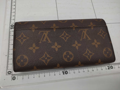 LOUIS VUITTON Monogram Sarah Wallet