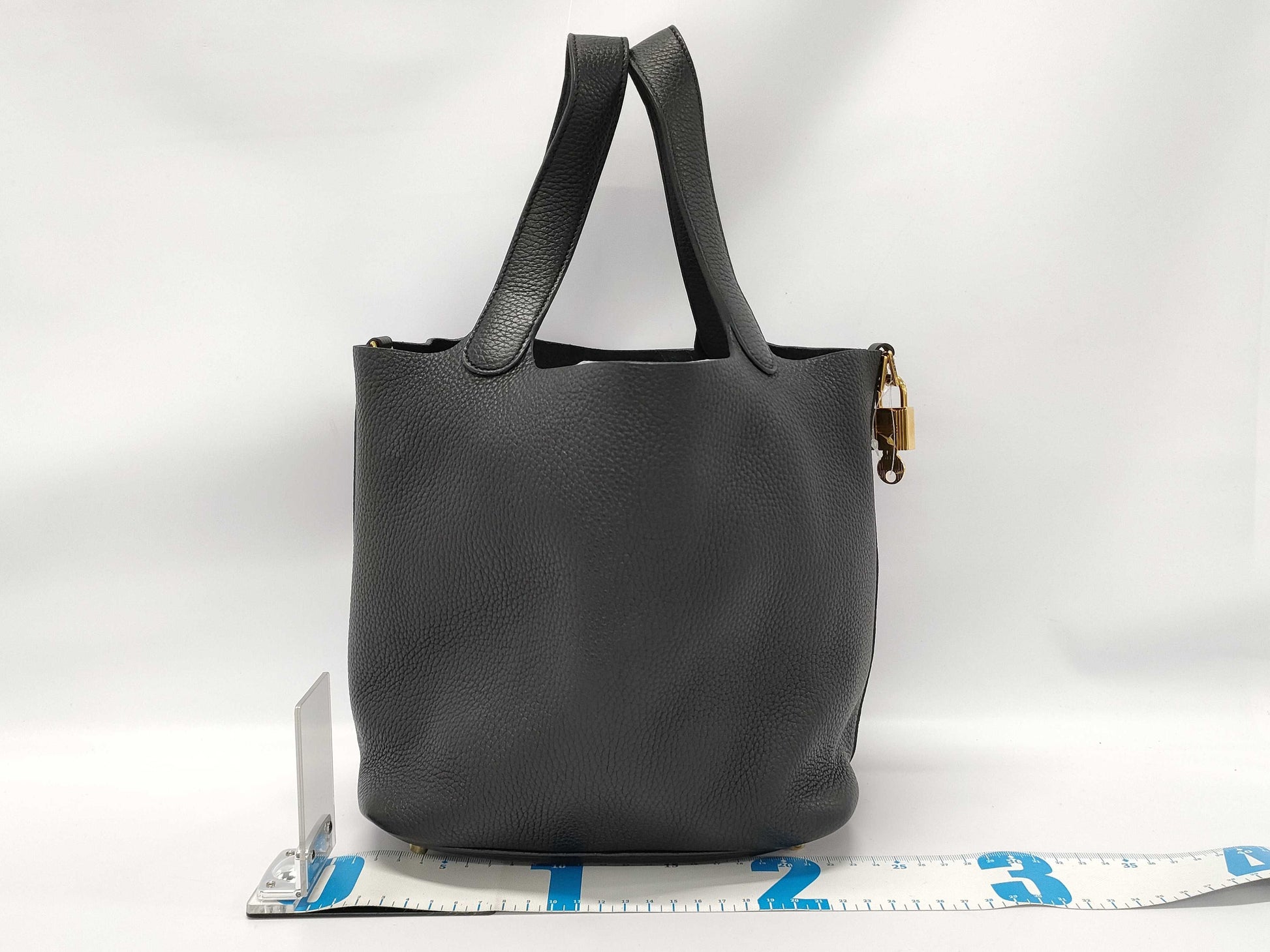 HERMES Picotin Lock 22 Black Y Stamp Handbag
