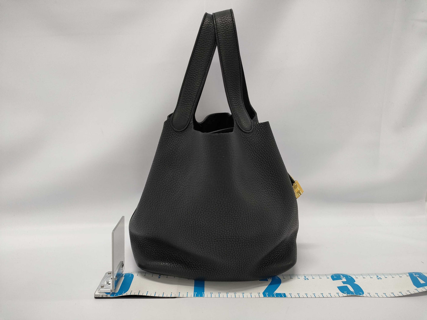 HERMES Picotin Lock 22 Black Y Stamp Handbag