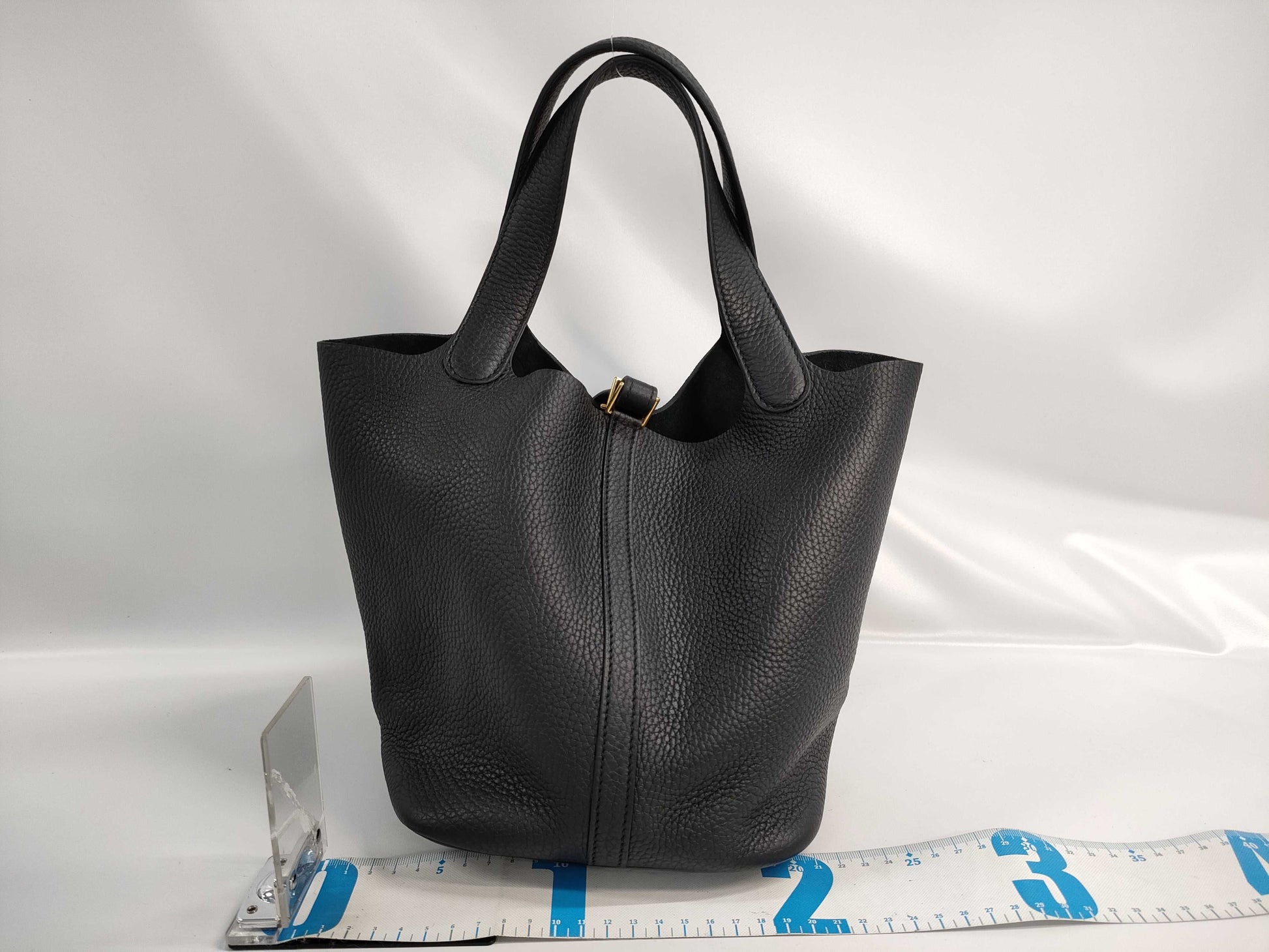 HERMES Picotin Lock 22 Black Handbag with Y Stamp