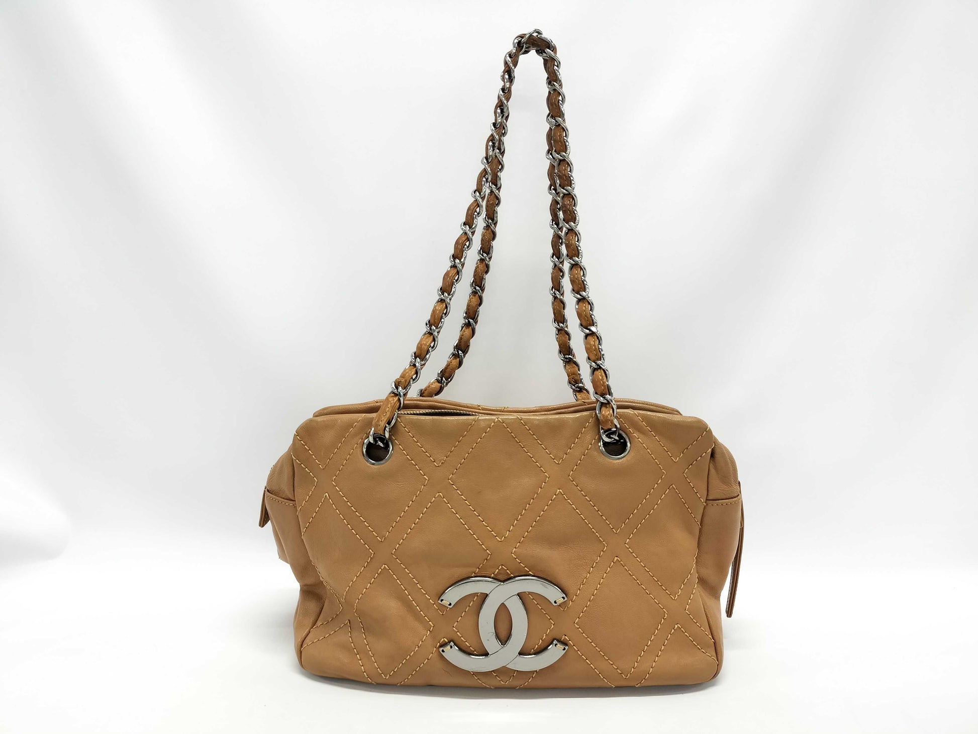 CHANEL Diamond Stitch Chain Tote Bag