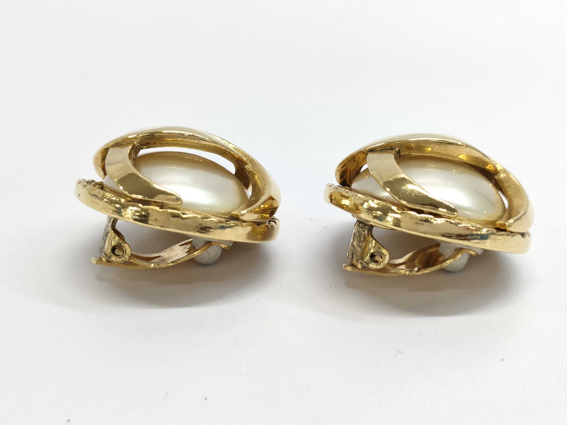 HERMES Chanel Coco Mark 23 Faux Pearl Gold Earrings