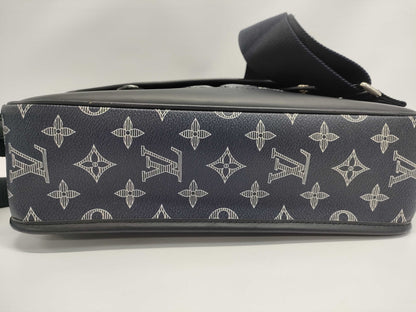 LOUIS VUITTON Louis Vuitton Messenger Shoulder Bag