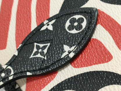 LOUIS VUITTON Neverfull MM Shoulder Tote Bag