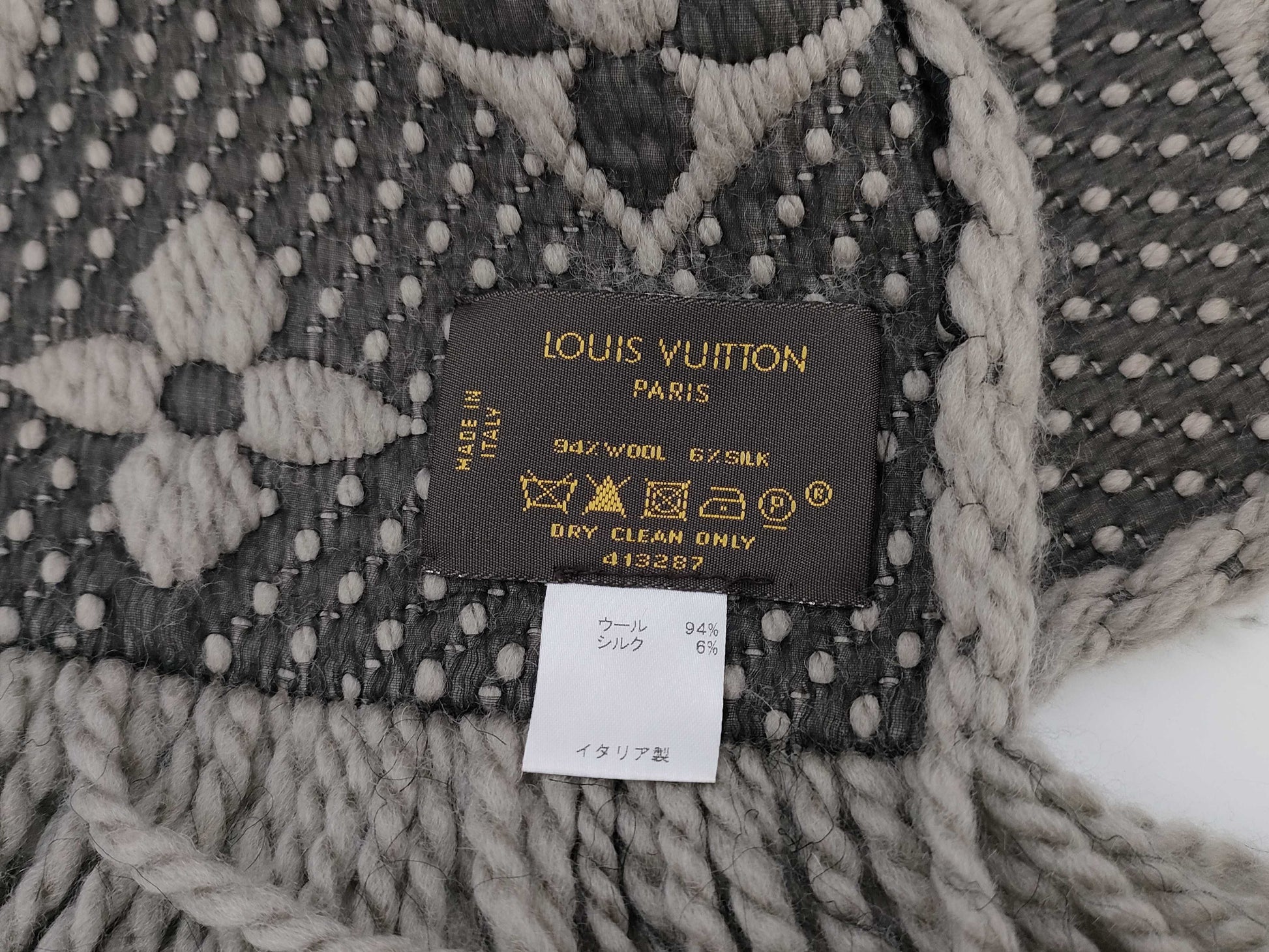 LOUIS VUITTON scarf