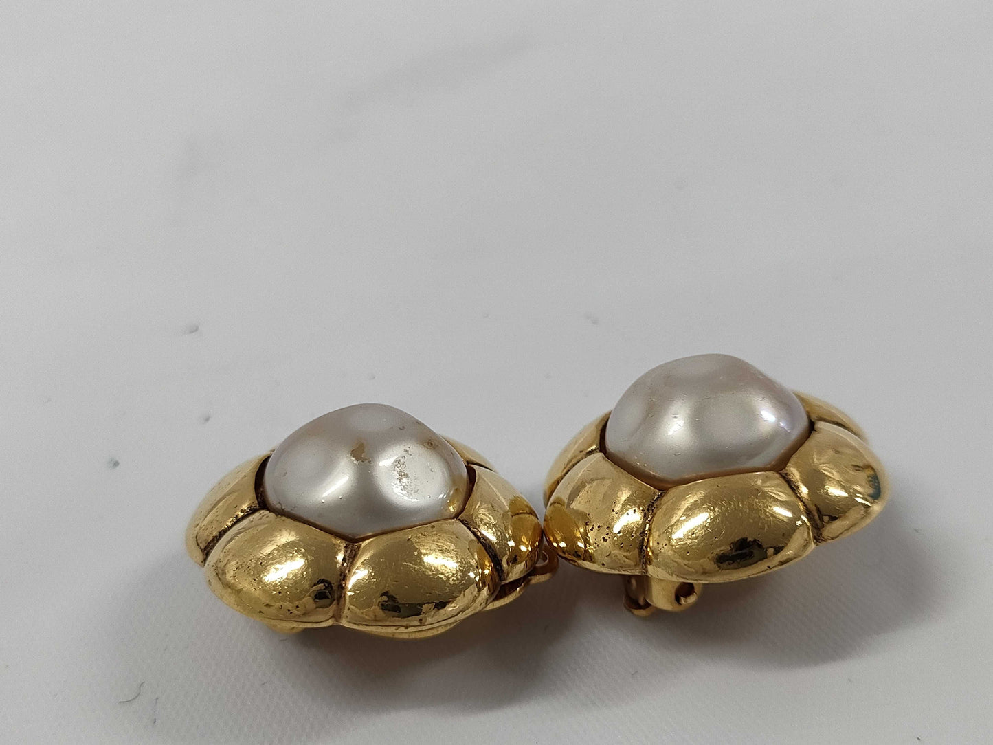 CHANEL GP x Faux Pearl Vintage Earrings with Rice, No Elastic