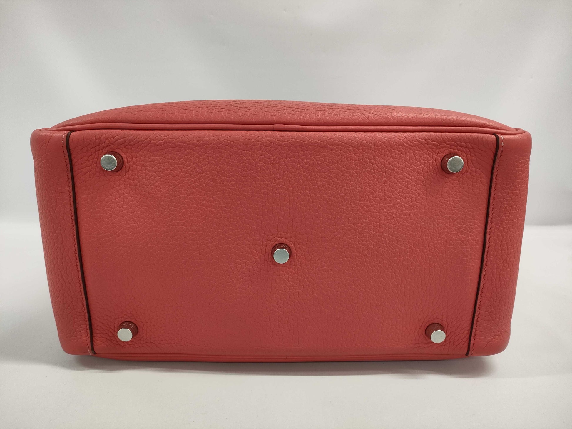 HERMES Lindy 30 Pink Taurillon Bag with O Stamp