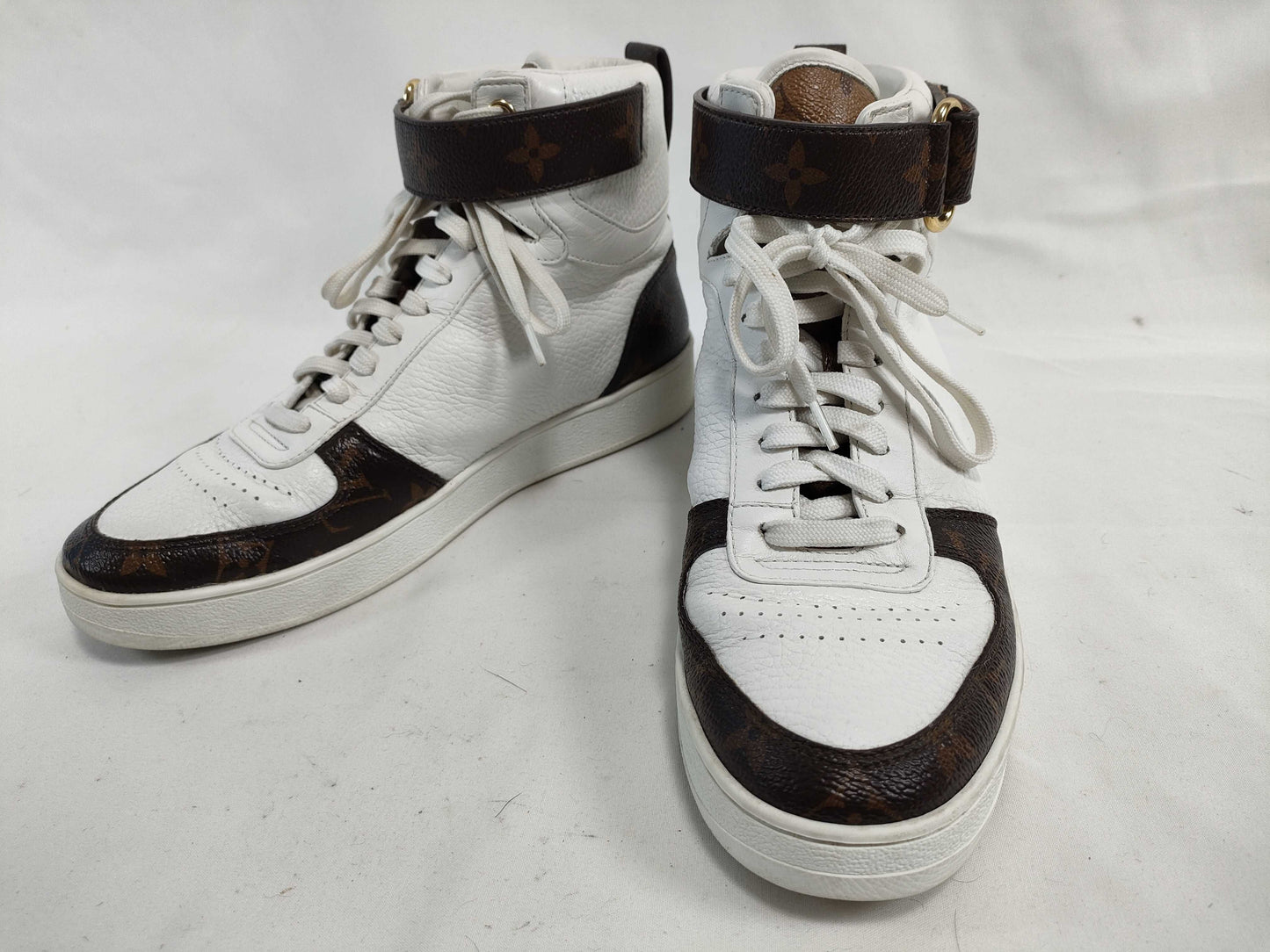 LOUIS VUITTON Louis Vuitton Women's Shoes Size 38 Sneakers