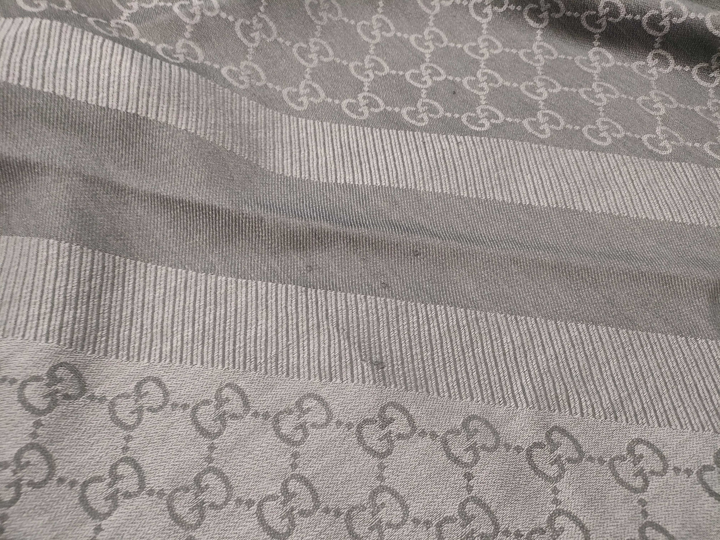 GUCCI Gucci Stole Gray Scarf