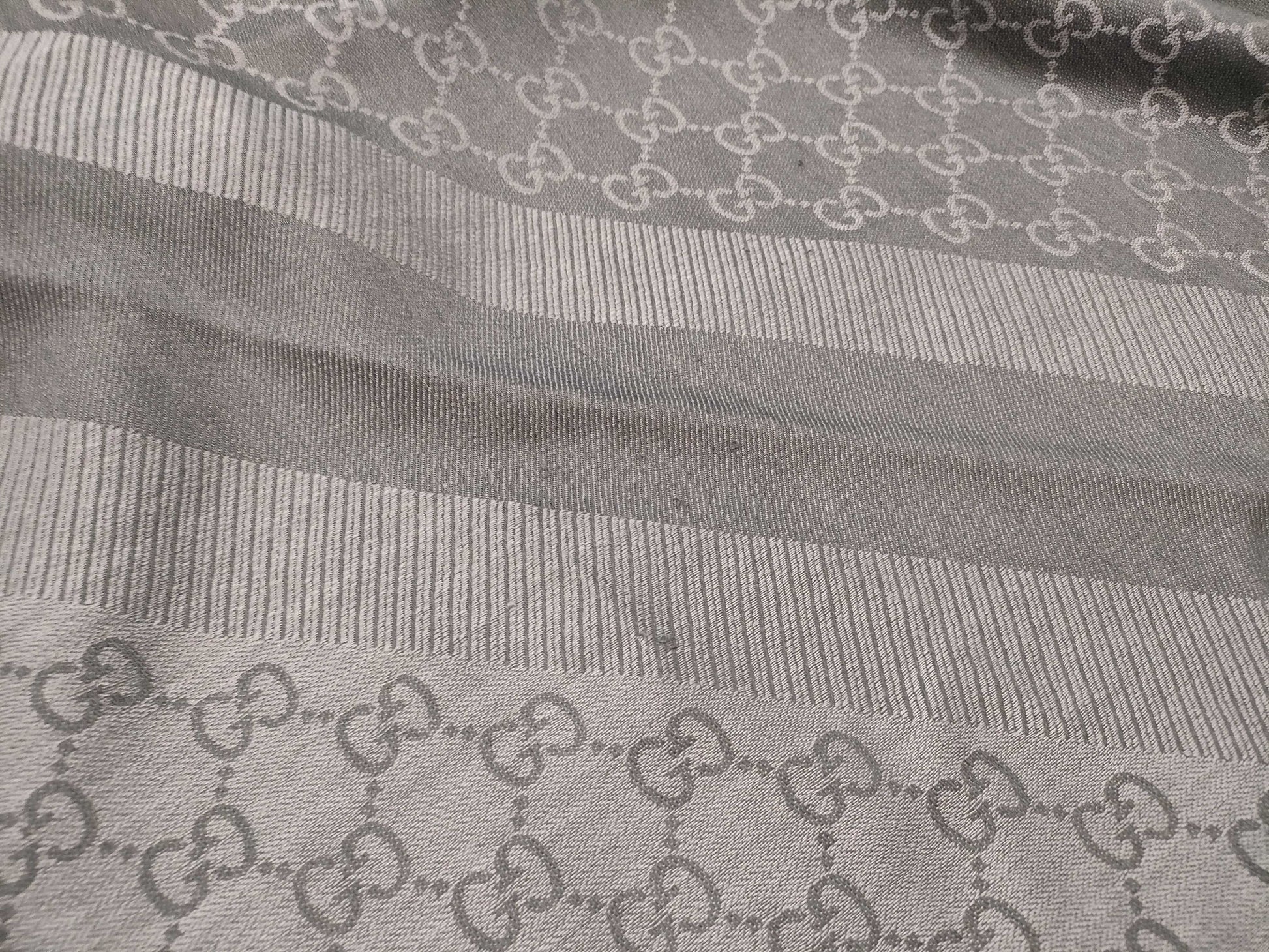 GUCCI Gucci Stole Gray Scarf