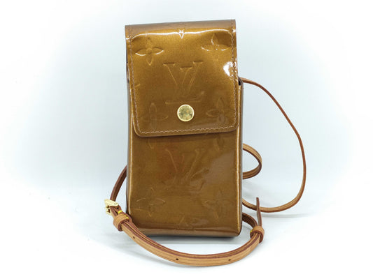 LOUIS VUITTON Vernis Louis Vuitton Pouch Walker Vernis Shoulder Bag
