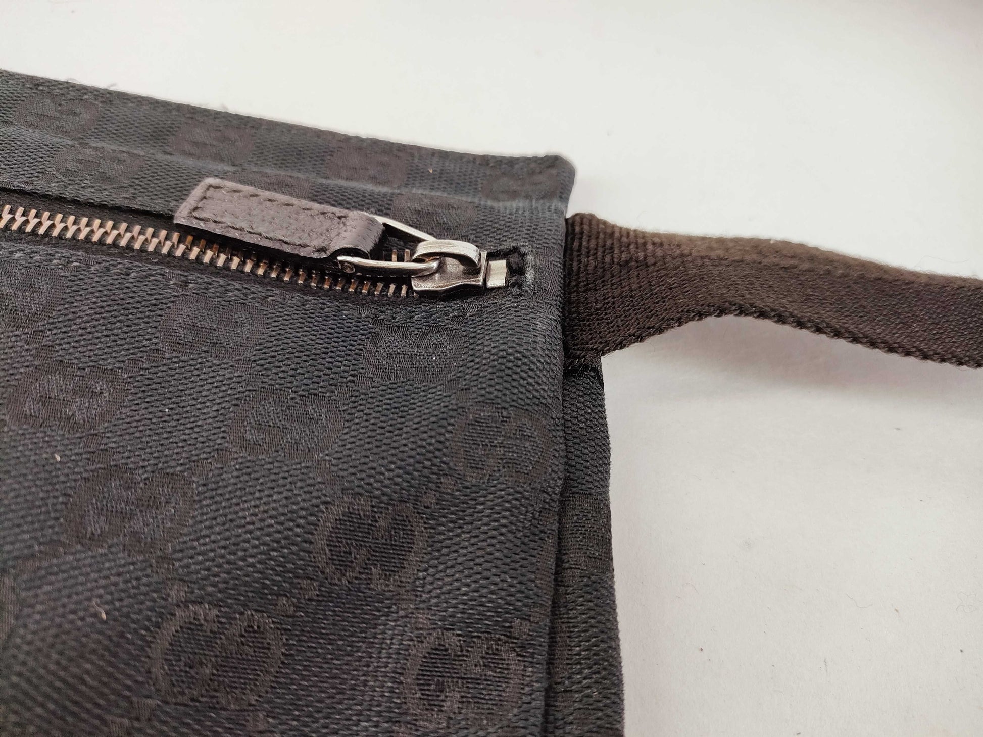GUCCI GG Canvas Gucci Body Bag Shoulder Bag