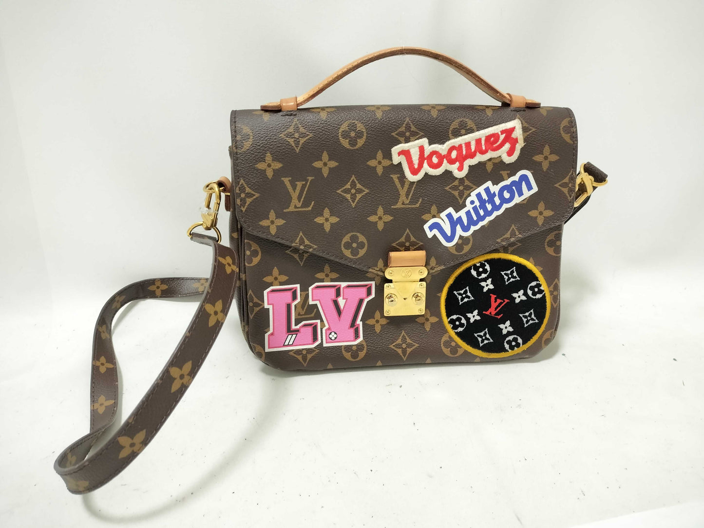 LOUIS VUITTON Monogram LV Patches Pochette Metis MM Monogram M43991 Shoulder Bag