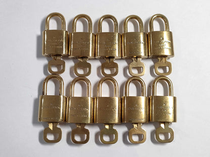 LOUIS VUITTON Cadena & Key x 10 Other Accessories