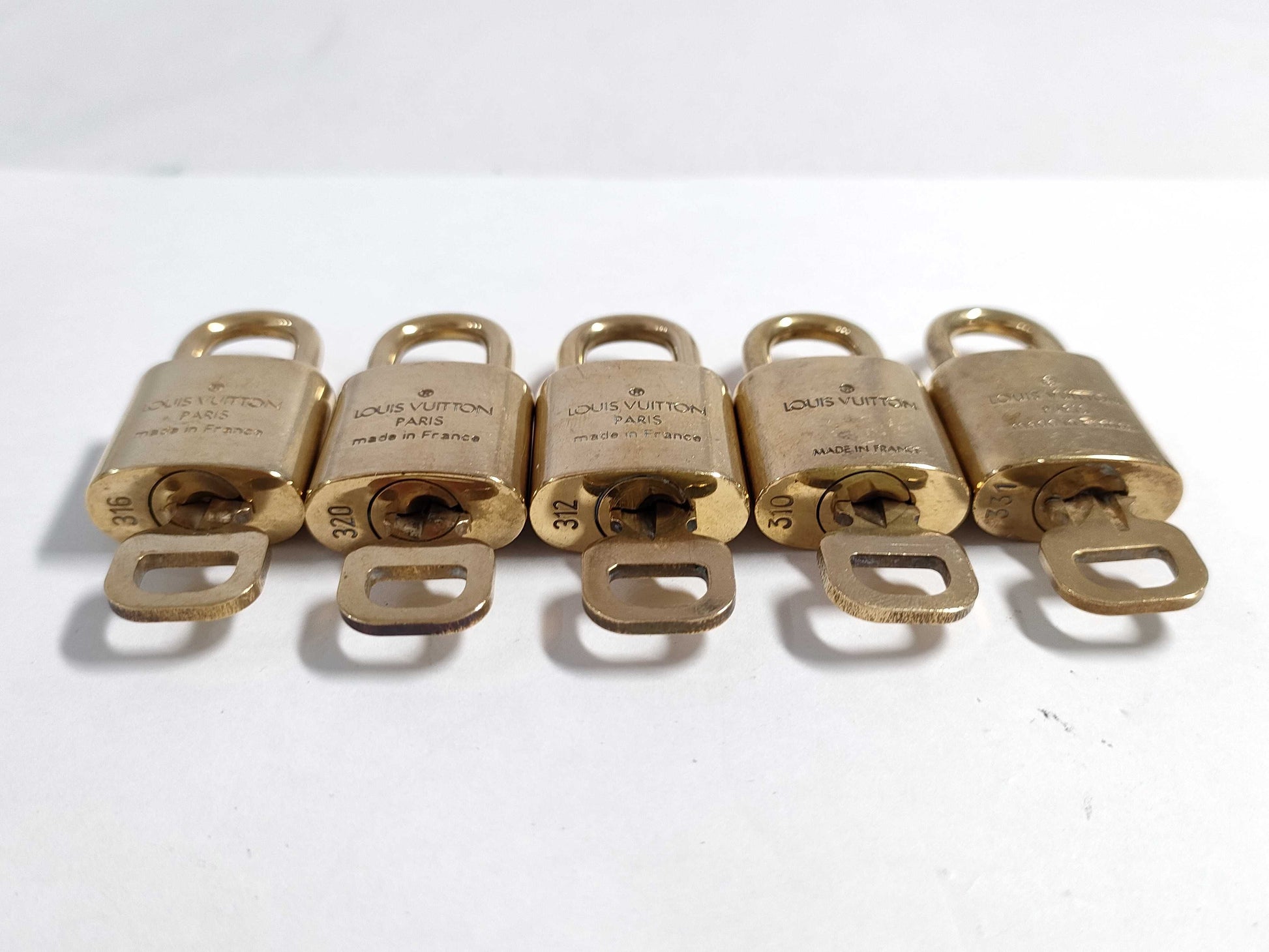 LOUIS VUITTON Cadena & Key x 10 Other Accessories