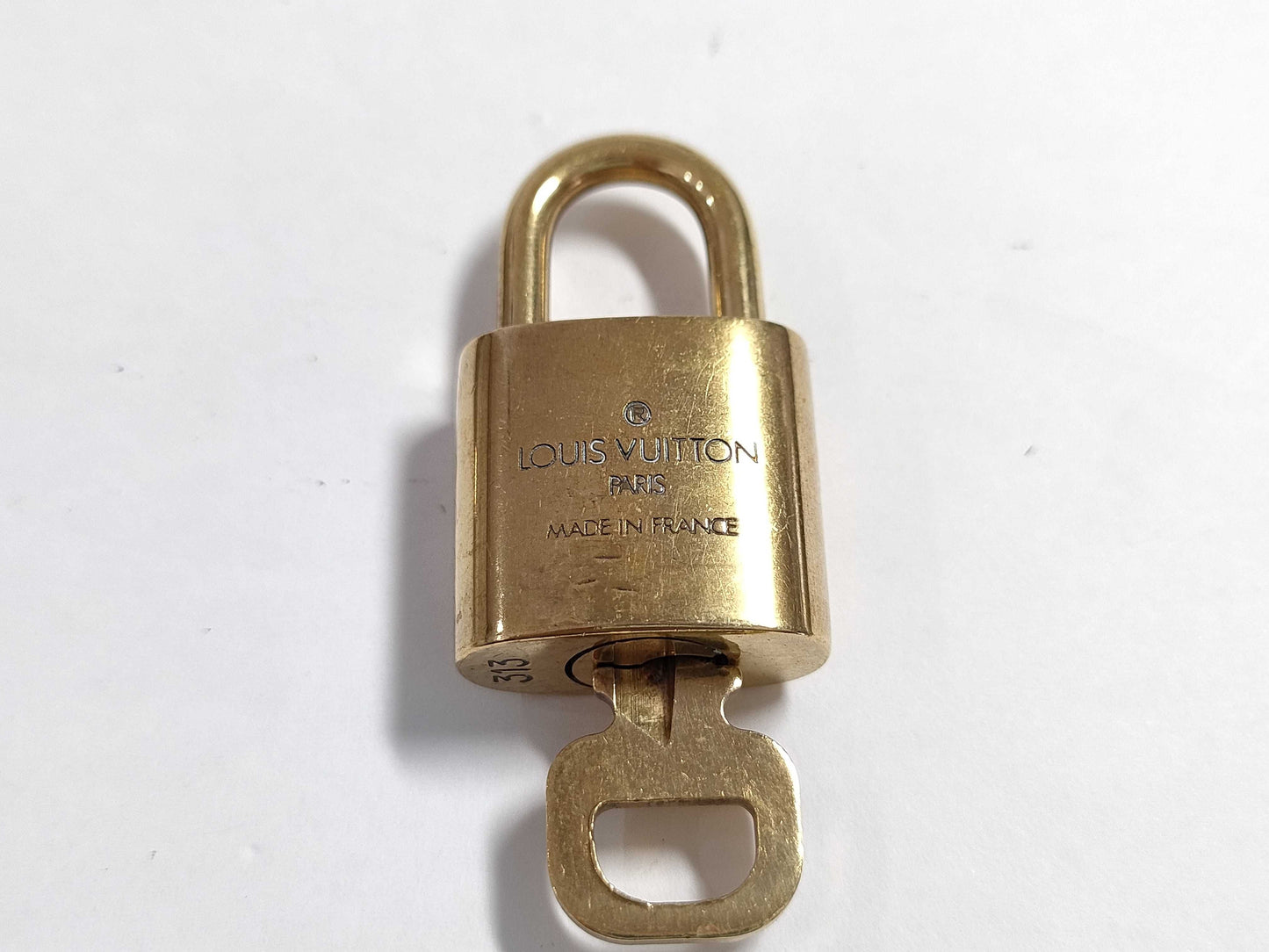 LOUIS VUITTON Cadena & Key x 10 Other Accessories