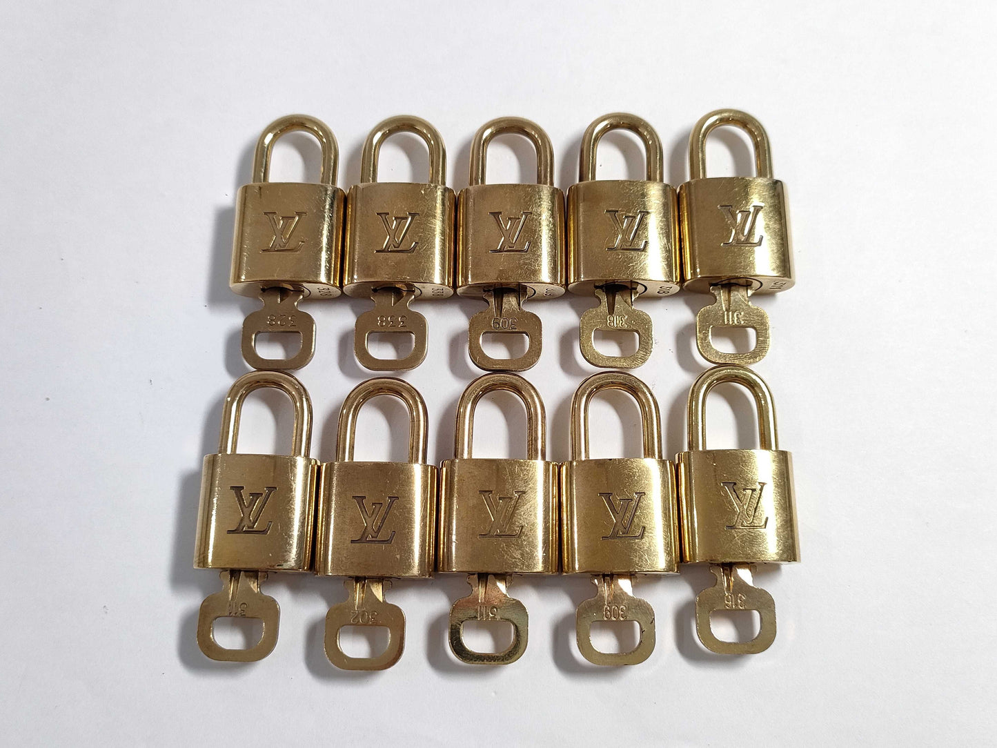 LOUIS VUITTON Cadena & Key x 10 Other Accessories