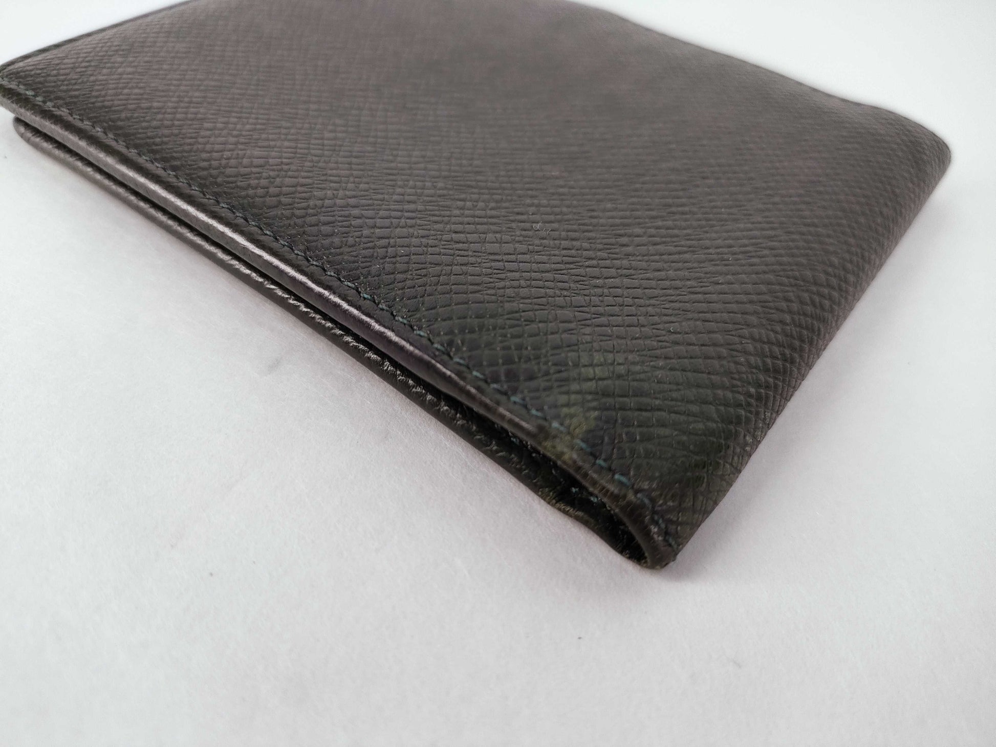 LOUIS VUITTON Taiga Louis Vuitton Wallet