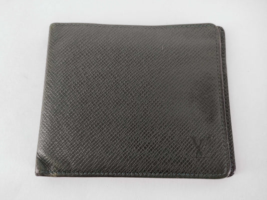 LOUIS VUITTON Taiga Louis Vuitton Wallet
