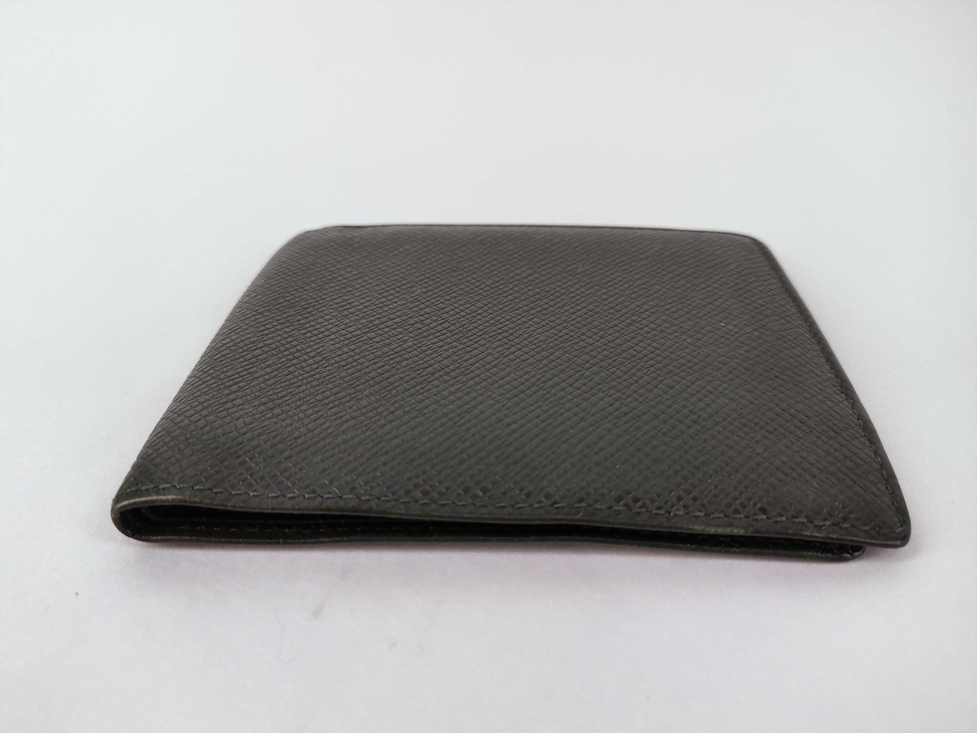 LOUIS VUITTON Taiga Louis Vuitton Wallet