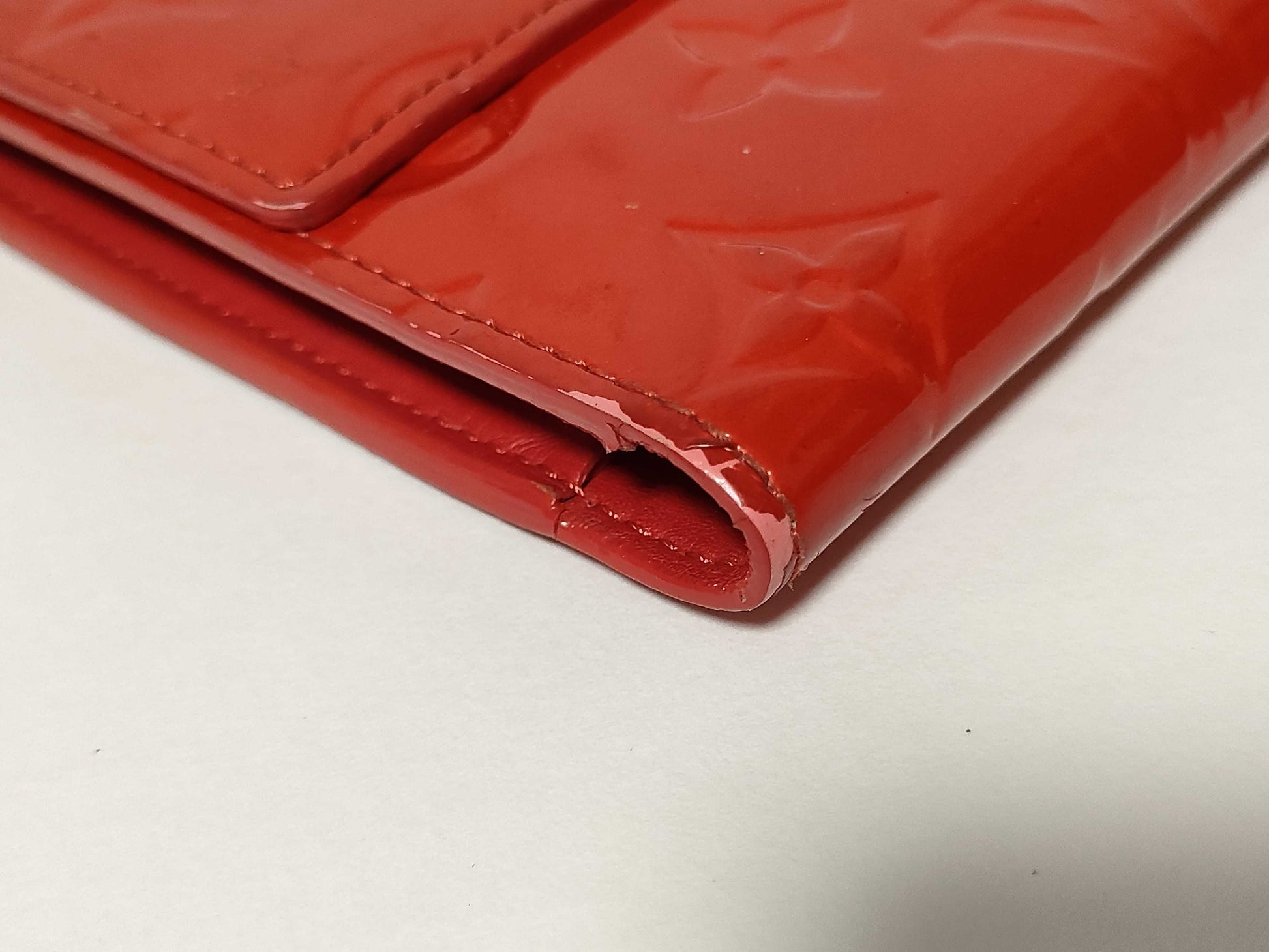 LOUIS VUITTON Epi Louis Vuitton Wallet