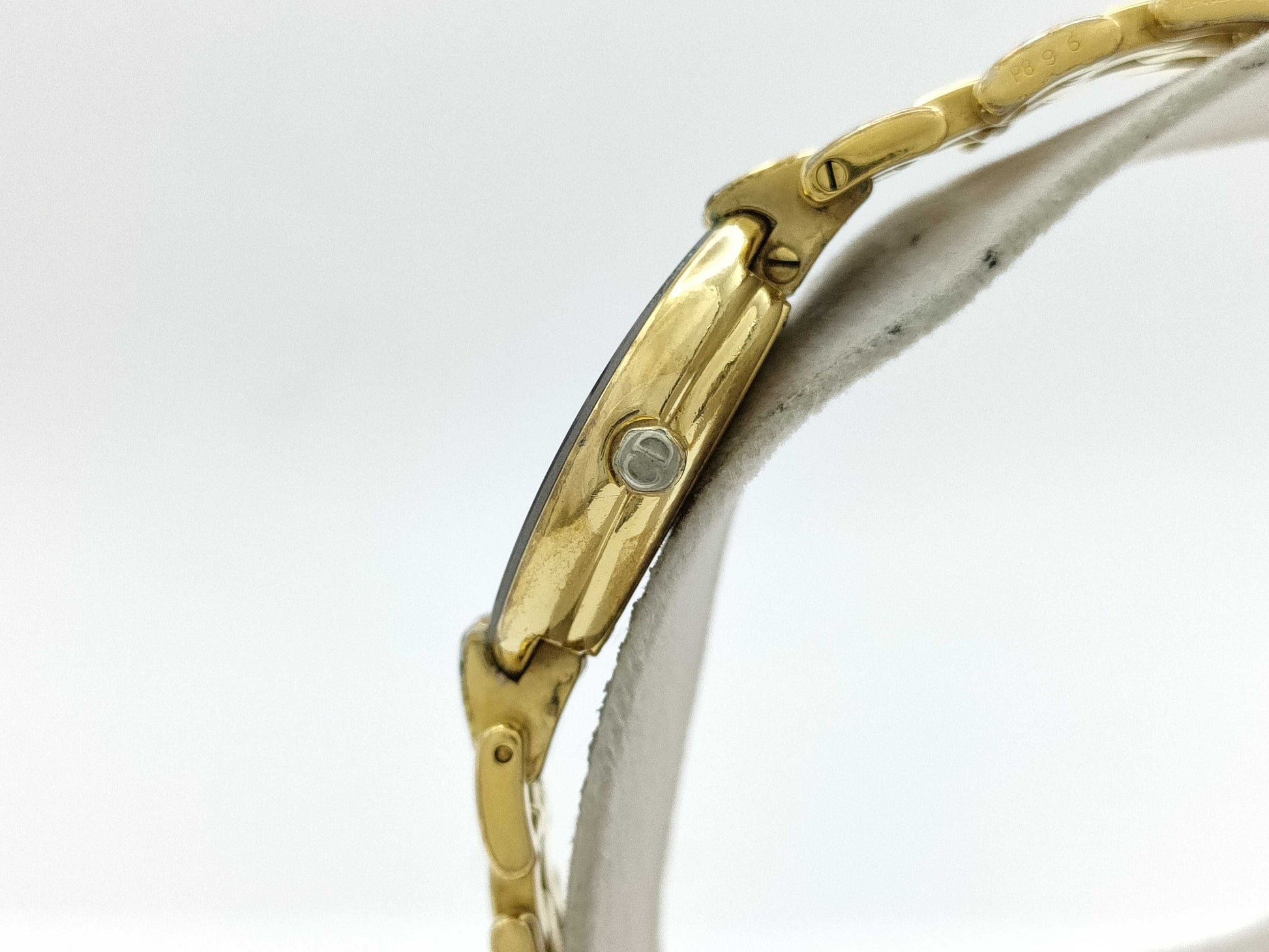 Dior D44-154 AR7365 Quartz Black Dial Women's Watch