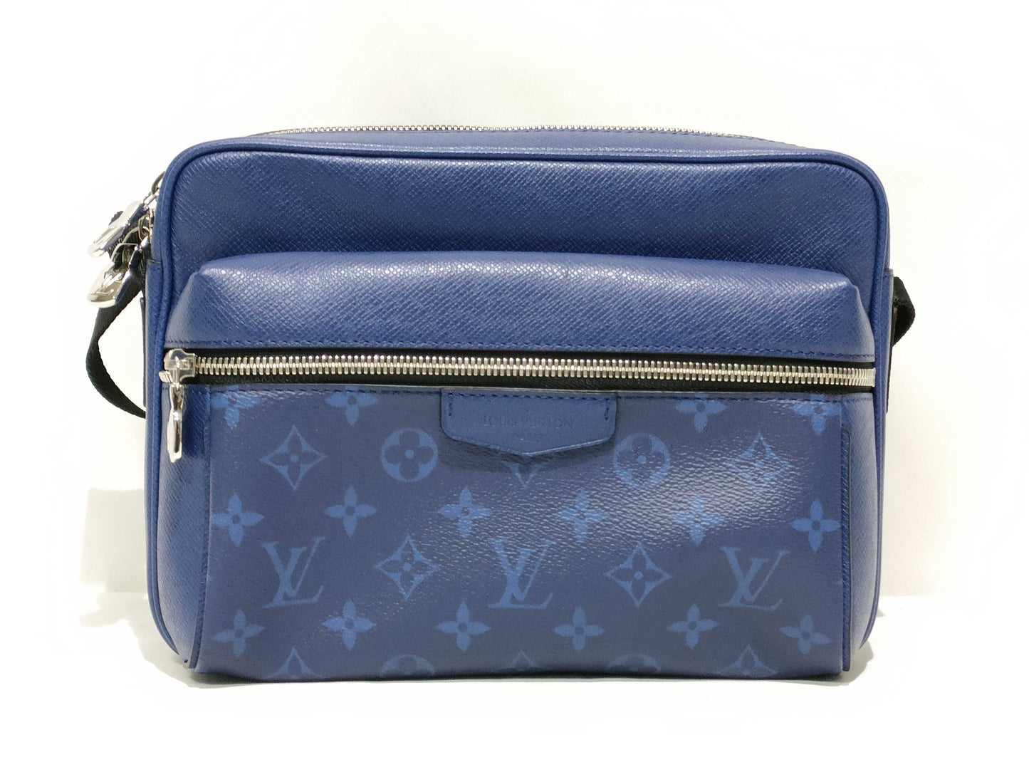 LOUIS VUITTON Monogram Louis Vuitton Shoulder Bag
