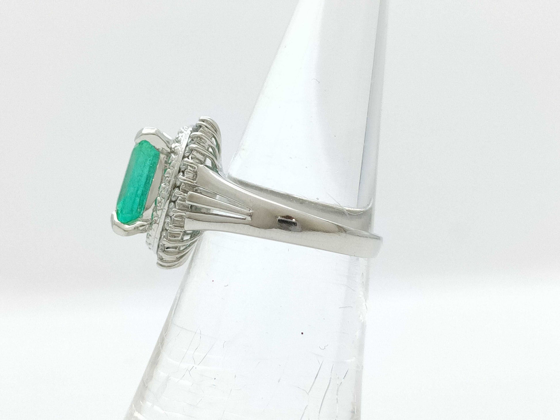 E2.40ct D0.25ct PT900 7.5g Ring 