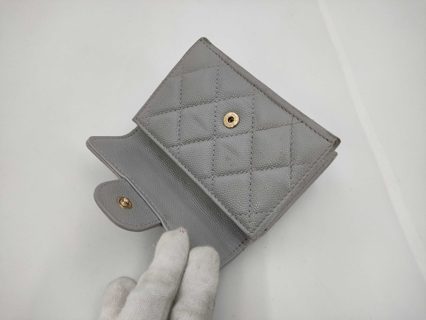 CHANEL Caviar Skin Gray Wallet