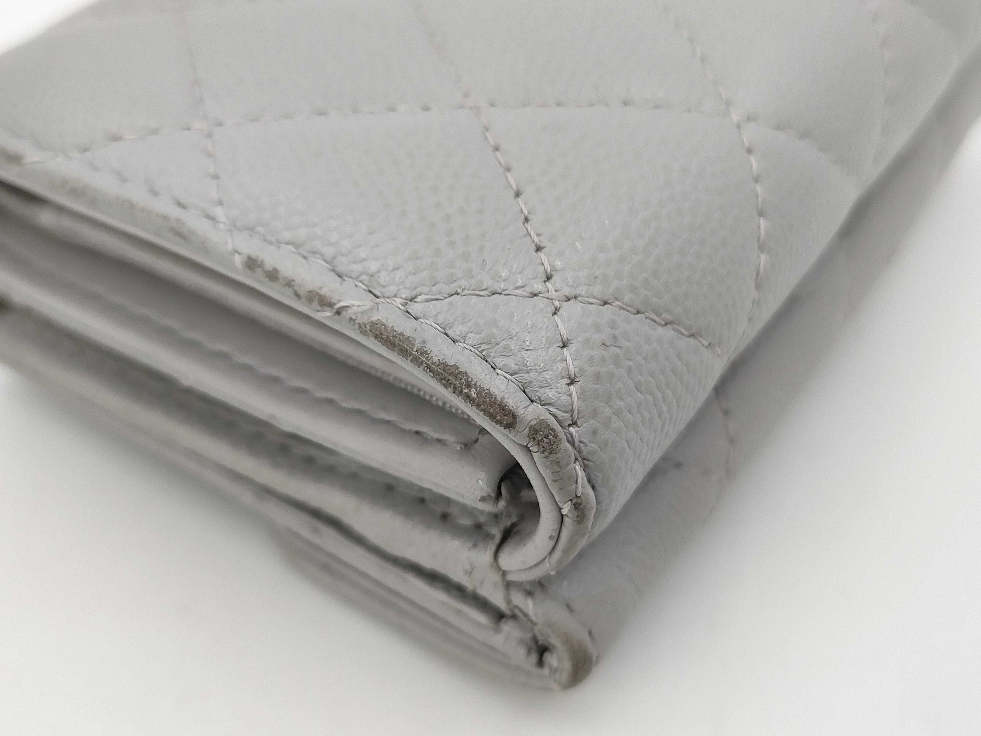 CHANEL Caviar Skin Gray Wallet