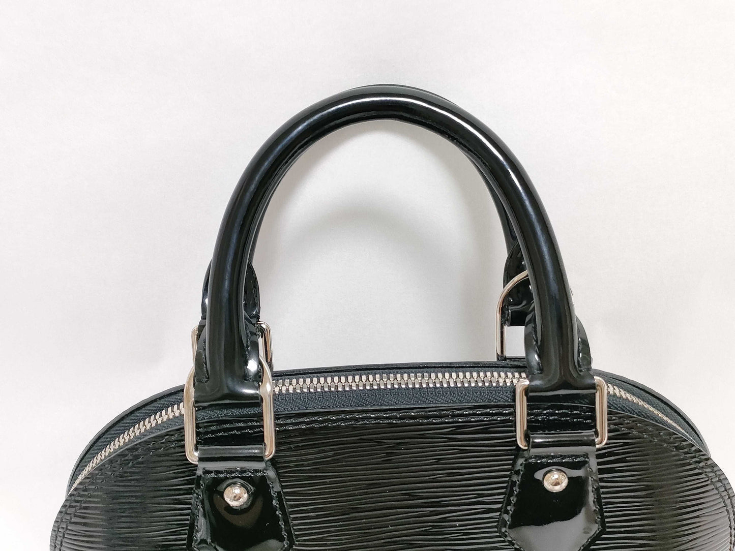 LOUIS VUITTON Epi LV Alma Epi Handbag