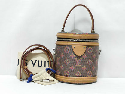 LOUIS VUITTON Monogram LOUIS VUITTON Bag Handbag