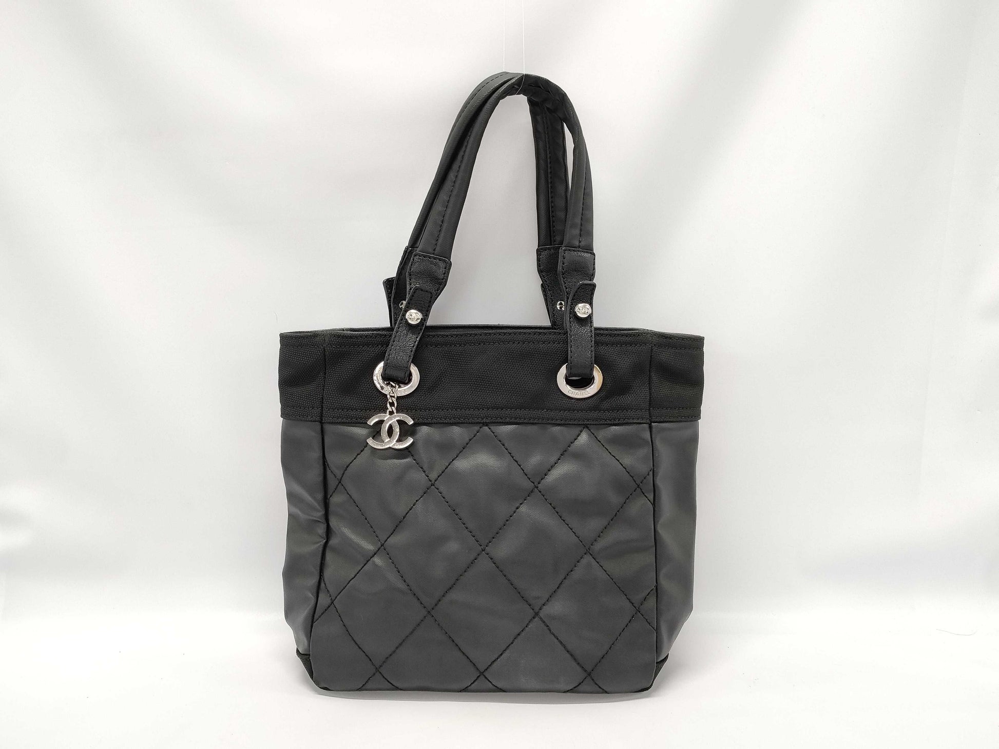 CHANEL Paris-Biarritz MM Tote Bag 11380533